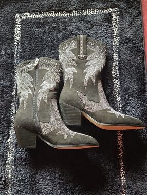 Women's Black Ronilurn Crystal Embellished Western Boots